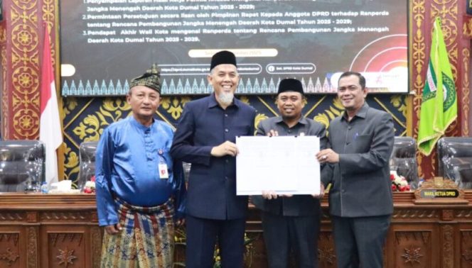 
					DPRD Kota Dumai Gelar Paripurna Bahas Agenda Pembicaraan Tingkat II Mengenai Ranperda Tentang RPJMD Kota Dumai Tahun 2025-2029.