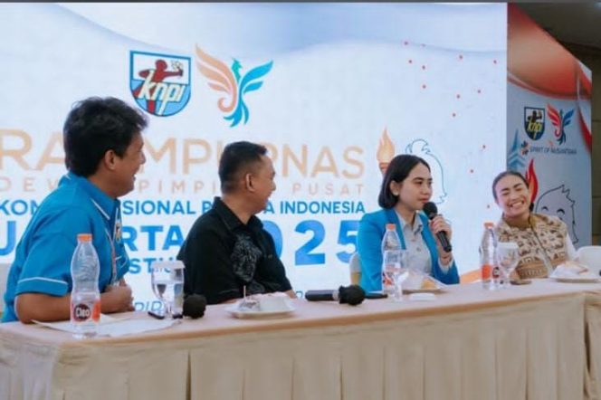 
					Hadirnya Rahayu Saraswati, Ketua Umum Tidar sekaligus Anggota DPR RI Fraksi Partai Gerindra, dalam Rapat Pimpinan Paripurna Nasional (Rapimpurnas) KNPI di Hotel Santika Kelapa Gading, Jakarta.