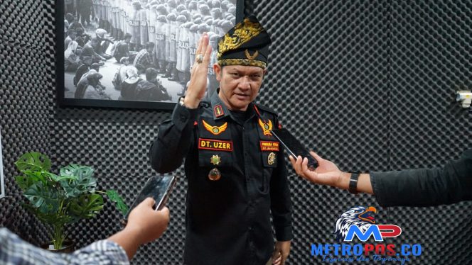 
					Panglima Utama MPP LMB Nusantara, Datuk Besar Muhammad Uzer.