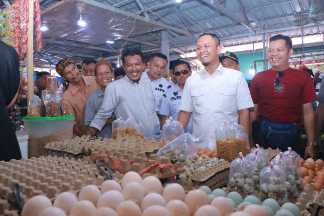 
					Mobil Pak AMAN (Pangan Keliling Andalan, Murah, dan Amanah) untuk masyarakat Pekanbaru.