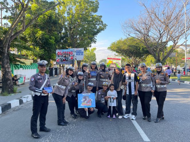 
					AKP Fauza Hanes Tiara Pimpin Giat Polantas Menyapa di Kawasan CFD Pekanbaru.
