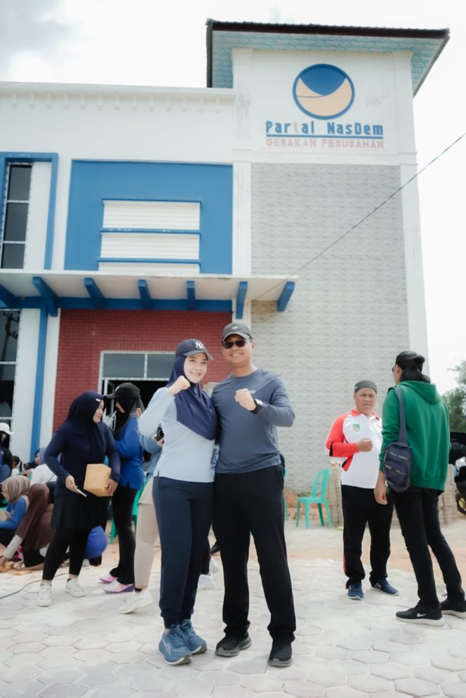 
					Wabup Jhony Charles dan Istri Hadiri HUT ke-14 Partai NasDem Rohil