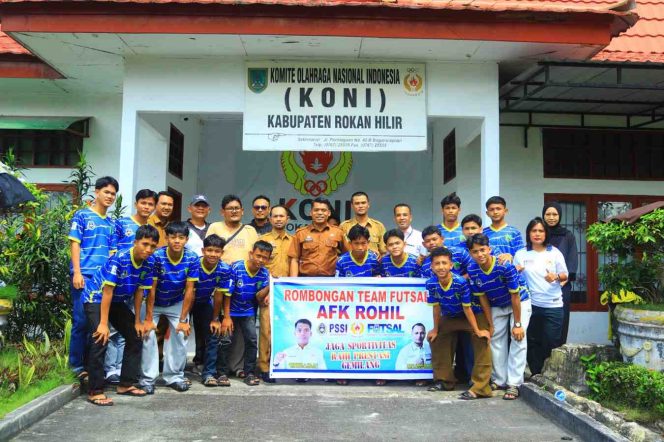 
					Ketum KONI Rohil Lepas Tim AFKAB ke Kejurda Piala Gubri, Janjikan Bonus Rp10 Juta Jika Tembus Final