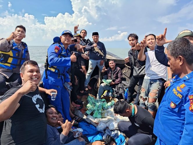 
					Polres Kepulauan Meranti Gagalkan Peredaran 27 Kg Sabu Jaringan Internasional, Dua Kurir Ditangkap di Perairan Selat Akar